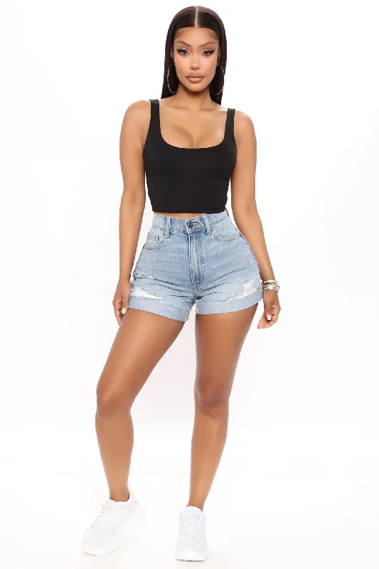 Caught My Eye Denim Mom Shorts - Medium Blue Wash