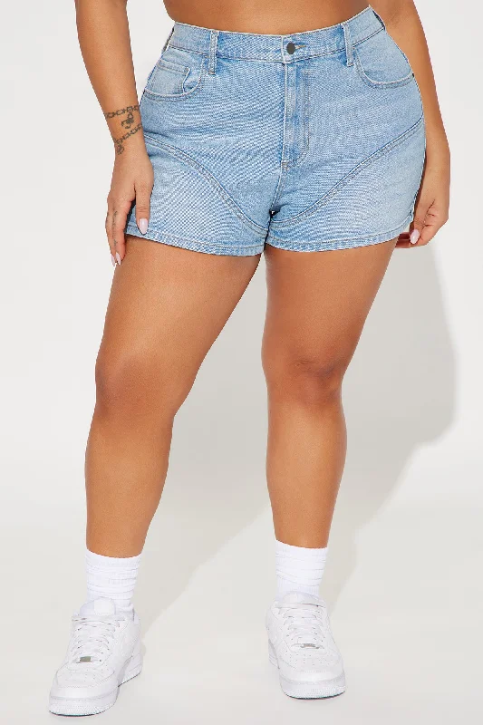 Only In Dreams Denim Shorts - Light Wash